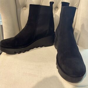 EUC Fly London Byro women’s black suede ankle platform booties 40 9.5/10